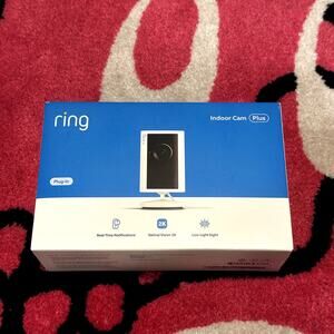 Ring Indoor Cam Plus – Plug-In – Retinal 2K Video